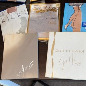 VINTAGE NWT BUNDLE OF SIX PAIRS OF THIGH HIGH NYLONS MOST ARE SIZE 8 1/2. SEE P